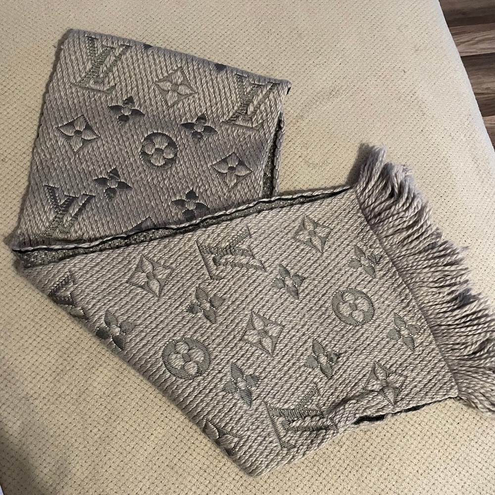 L & V scarf.